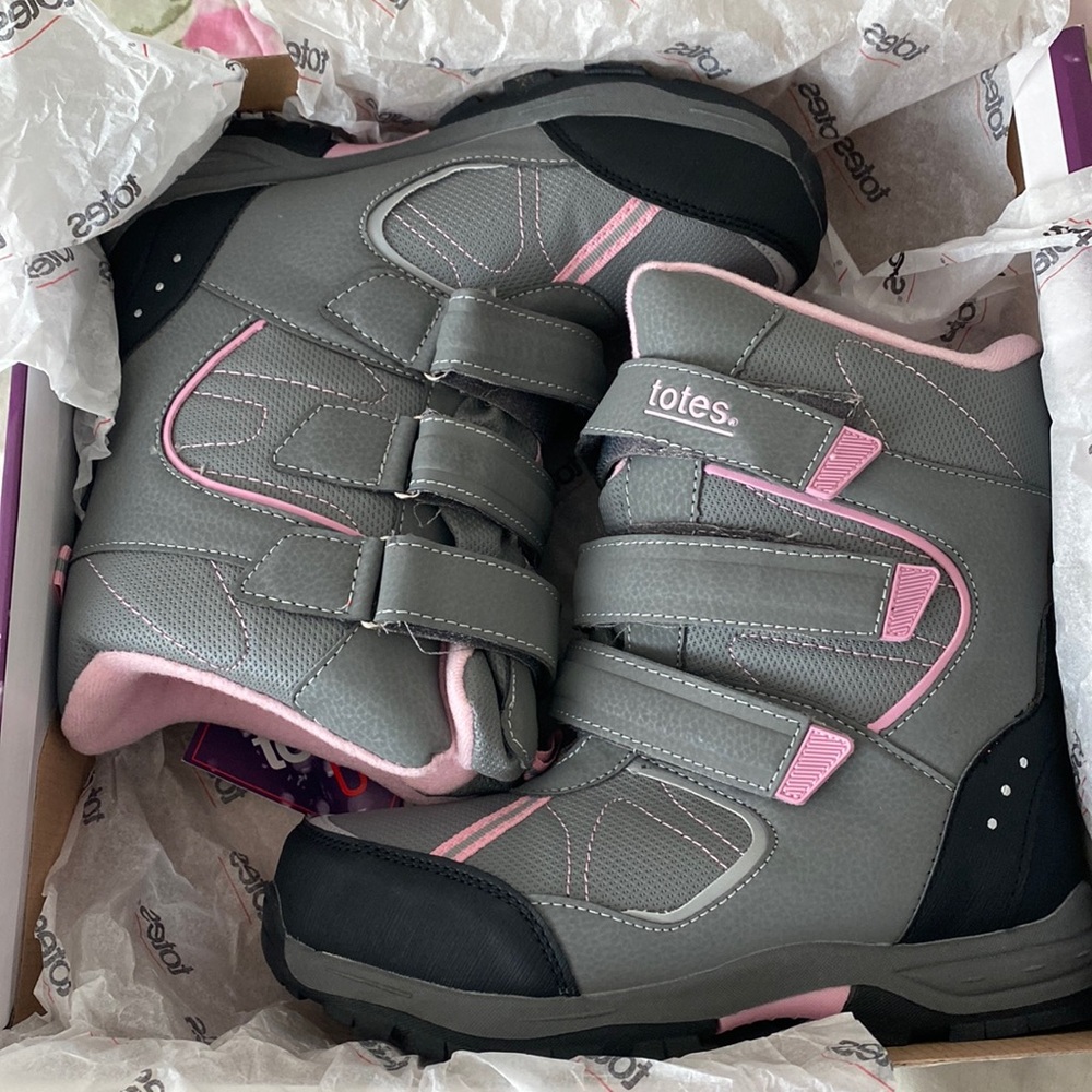Kids Totes snow boots